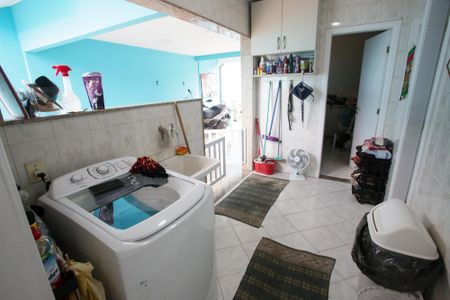 Casa de condomínio à venda com 600m², 4 quartos e 5 vagasÁrea de Serviço