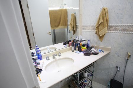 Casa de condomínio à venda com 600m², 4 quartos e 5 vagasBanheiro da Suíte 3