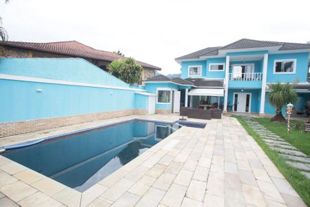 Casa de condomínio à venda com 600m², 4 quartos e 5 vagasPiscina