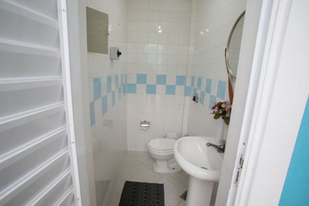 Casa de condomínio à venda com 600m², 4 quartos e 5 vagasBanheiro da Sauna