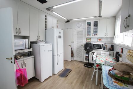 Casa de condomínio à venda com 600m², 4 quartos e 5 vagasCozinha