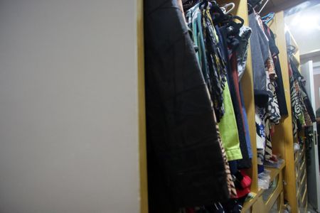 Casa de condomínio à venda com 600m², 4 quartos e 5 vagasCloset da Suíte 1