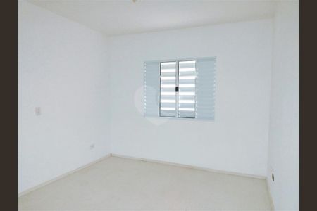 Casa à venda com 3 quartos, 132m² em Parque Maria Domitila, São Paulo