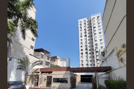 Apartamento para alugar com 70m², 2 quartos e 1 vaga Apartamento para alugar com 70m², 2 quartos e 1 vagaFachada e portaria