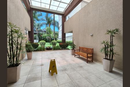 Apartamento para alugar com 70m², 2 quartos e 1 vaga Apartamento para alugar com 70m², 2 quartos e 1 vagaFachada e portaria