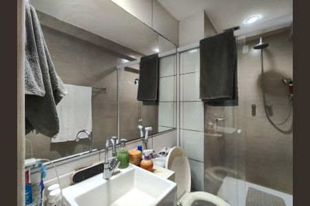 Apartamento para alugar com 70m², 2 quartos e 1 vaga Apartamento para alugar com 70m², 2 quartos e 1 vagaBanheiro da Suíte