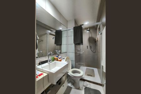 Apartamento para alugar com 70m², 2 quartos e 1 vaga Apartamento para alugar com 70m², 2 quartos e 1 vagaBanheiro da Suíte