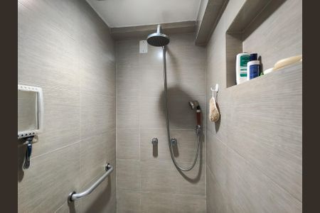 Apartamento para alugar com 70m², 2 quartos e 1 vaga Apartamento para alugar com 70m², 2 quartos e 1 vagaBanheiro da Suíte