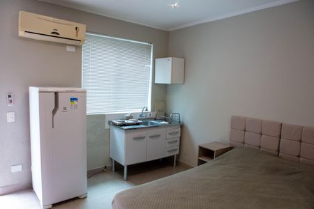 Quarto  de kitnet/studio para alugar com 1 quarto, 17m² em Butantã, São Paulo
