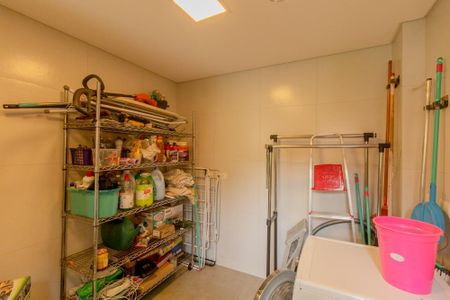 Casa de condomínio para alugar com 301m², 3 quartos e 4 vagasÁrea de Serviço