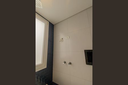 Casa de condomínio para alugar com 301m², 3 quartos e 4 vagasBanheiro da Suíte 1