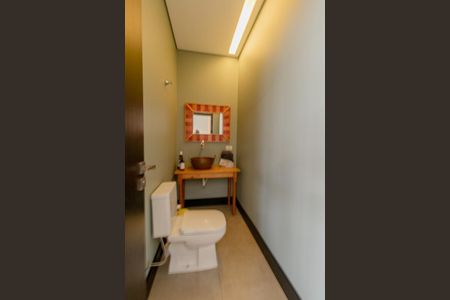 Casa de condomínio para alugar com 301m², 3 quartos e 4 vagasLavabo