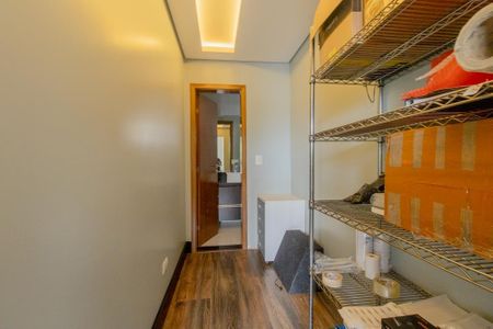 Casa de condomínio para alugar com 301m², 3 quartos e 4 vagasCloset da suíte 2