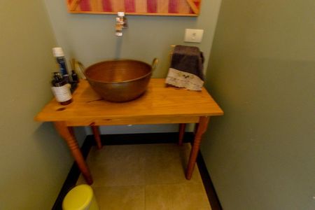 Casa de condomínio para alugar com 301m², 3 quartos e 4 vagasLavabo