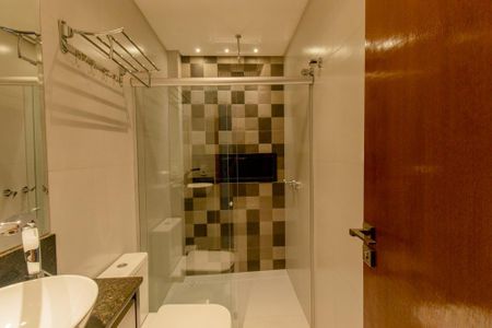 Casa de condomínio para alugar com 301m², 3 quartos e 4 vagasBanheiro Social