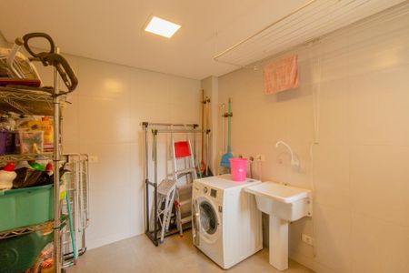 Casa de condomínio para alugar com 301m², 3 quartos e 4 vagasÁrea de Serviço