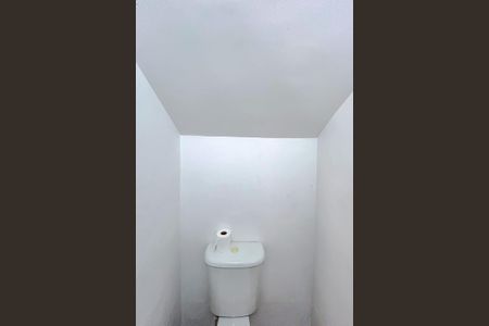 Casa de condomínio à venda com 62m², 3 quartos e 2 vagasLavabo