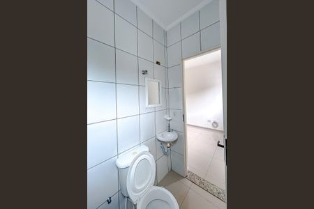 Casa de condomínio à venda com 62m², 3 quartos e 2 vagasBanheiro da Suíte