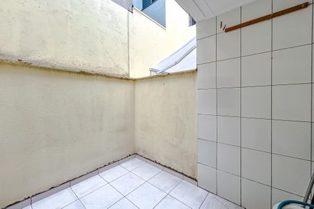 Casa de condomínio à venda com 62m², 3 quartos e 2 vagasÁrea de Serviço