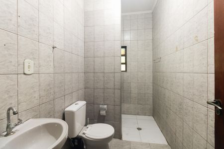 Casa à venda com 140m², 2 quartos e 2 vagasBanheiro Social 