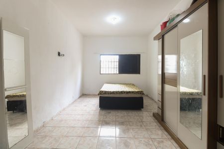 Casa à venda com 140m², 2 quartos e 2 vagasSuíte 