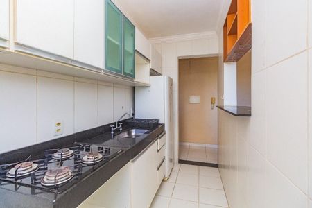Cozinha  de apartamento para alugar com 2 quartos, 65m² em Costa E Silva, Porto Alegre