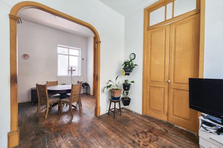 Sala de casa para alugar com 6 quartos, 200m² em Laranjeiras, Rio de Janeiro