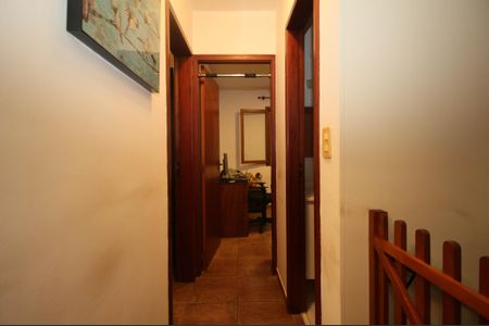 Casa de condomínio à venda com 182m², 3 quartos e 2 vagascorredor 