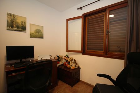 Casa de condomínio à venda com 182m², 3 quartos e 2 vagasQuarto 2