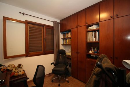 Casa de condomínio à venda com 182m², 3 quartos e 2 vagasQuarto 2