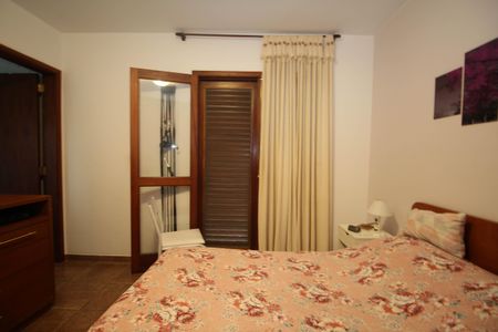 Casa de condomínio à venda com 182m², 3 quartos e 2 vagassuíte 