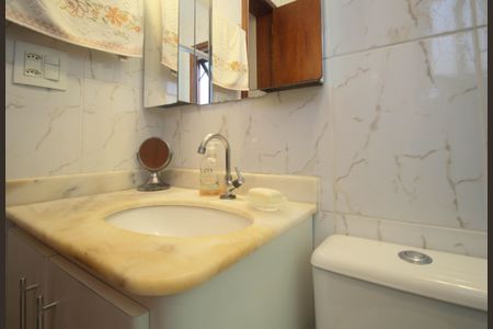 Casa de condomínio à venda com 182m², 3 quartos e 2 vagasBanheiro 1