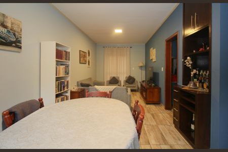 Casa de condomínio à venda com 182m², 3 quartos e 2 vagasSala