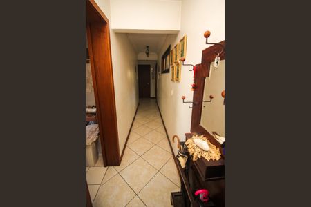 Corredor de apartamento à venda com 3 quartos, 140m² em Medianeira, Porto Alegre