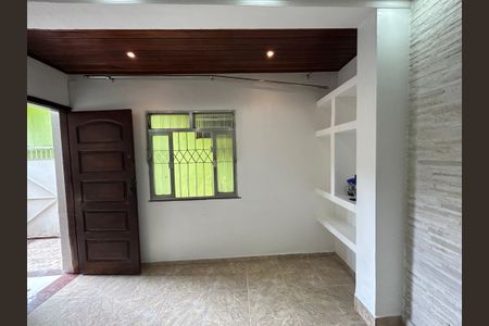 Sala de casa para alugar com 2 quartos, 49m² em Turiaçú, Rio de Janeiro
