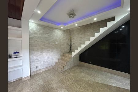 Sala de casa para alugar com 2 quartos, 49m² em Turiaçú, Rio de Janeiro