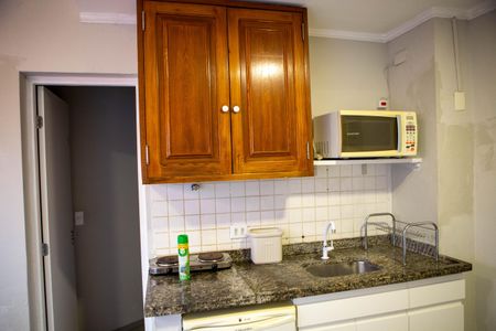 Cozinha de kitnet/studio para alugar com 1 quarto, 17m² em Butantã, São Paulo