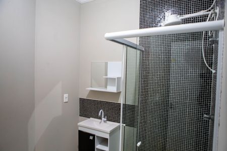 Banheiro de kitnet/studio para alugar com 1 quarto, 17m² em Butantã, São Paulo