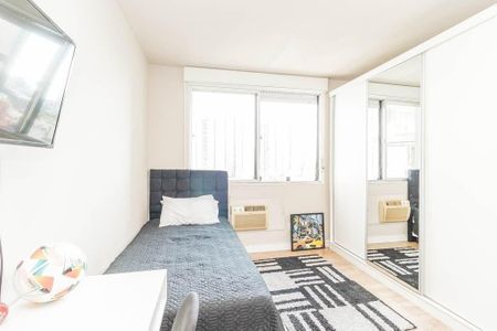 Quarto 1 de apartamento para alugar com 2 quartos, 70m² em Mont’Serrat, Porto Alegre