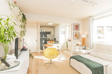 Sala  de apartamento para alugar com 2 quartos, 70m² em Mont’Serrat, Porto Alegre