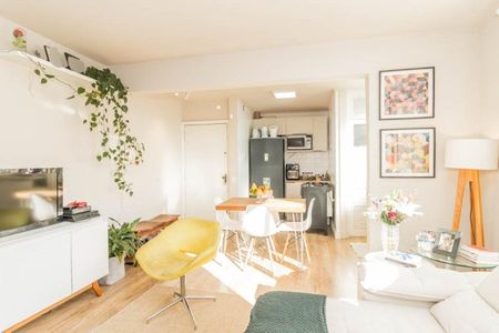 Sala  de apartamento para alugar com 2 quartos, 70m² em Mont’Serrat, Porto Alegre