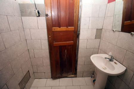 Casa para alugar com 42m², 2 quartos e sem vagaBanheiro