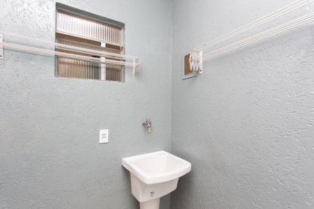 Casa à venda com 59m², 2 quartos e 2 vagasÁrea de Serviço 