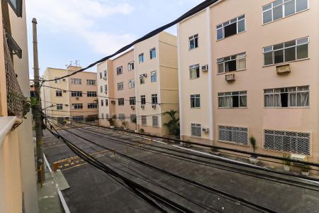 Sala vista  de apartamento para alugar com 2 quartos, 56m² em Todos Os Santos, Rio de Janeiro