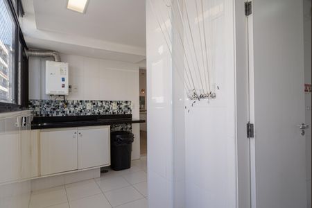 Apartamento à venda com 146m², 3 quartos e 1 vaga Apartamento à venda com 146m², 3 quartos e 1 vagaÁrea de Serviço