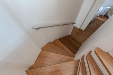 Apartamento à venda com 150m², 3 quartos e 1 vaga Apartamento à venda com 150m², 3 quartos e 1 vagaEscada