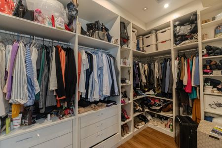 Apartamento à venda com 150m², 3 quartos e 1 vaga Apartamento à venda com 150m², 3 quartos e 1 vagaCloset da suíte 1