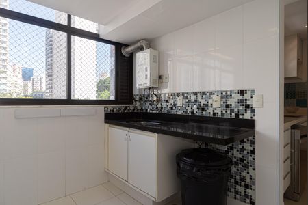 Apartamento à venda com 146m², 3 quartos e 1 vaga Apartamento à venda com 146m², 3 quartos e 1 vagaÁrea de Serviço