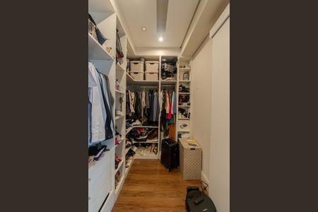 Apartamento à venda com 150m², 3 quartos e 1 vaga Apartamento à venda com 150m², 3 quartos e 1 vagaCloset da suíte 1