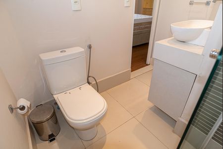 Apartamento à venda com 146m², 3 quartos e 1 vaga Apartamento à venda com 146m², 3 quartos e 1 vagaBanheiro da Suíte